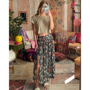 Natural Life Addie Midi Skirt Charcoal Bouquet Elastic Waist Size M 47542